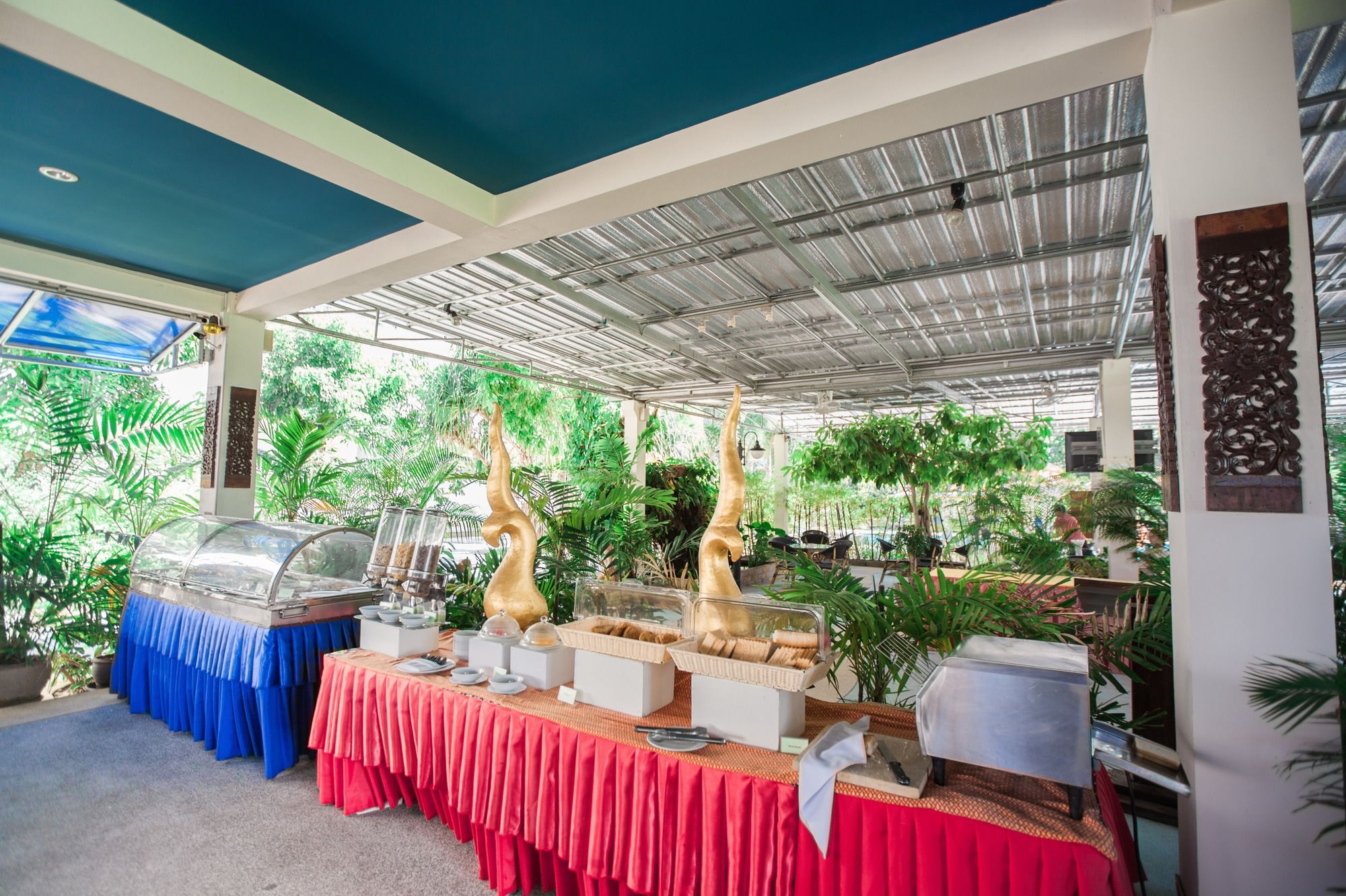 Chalong Beach Hotel Phuket Rawai Extérieur photo