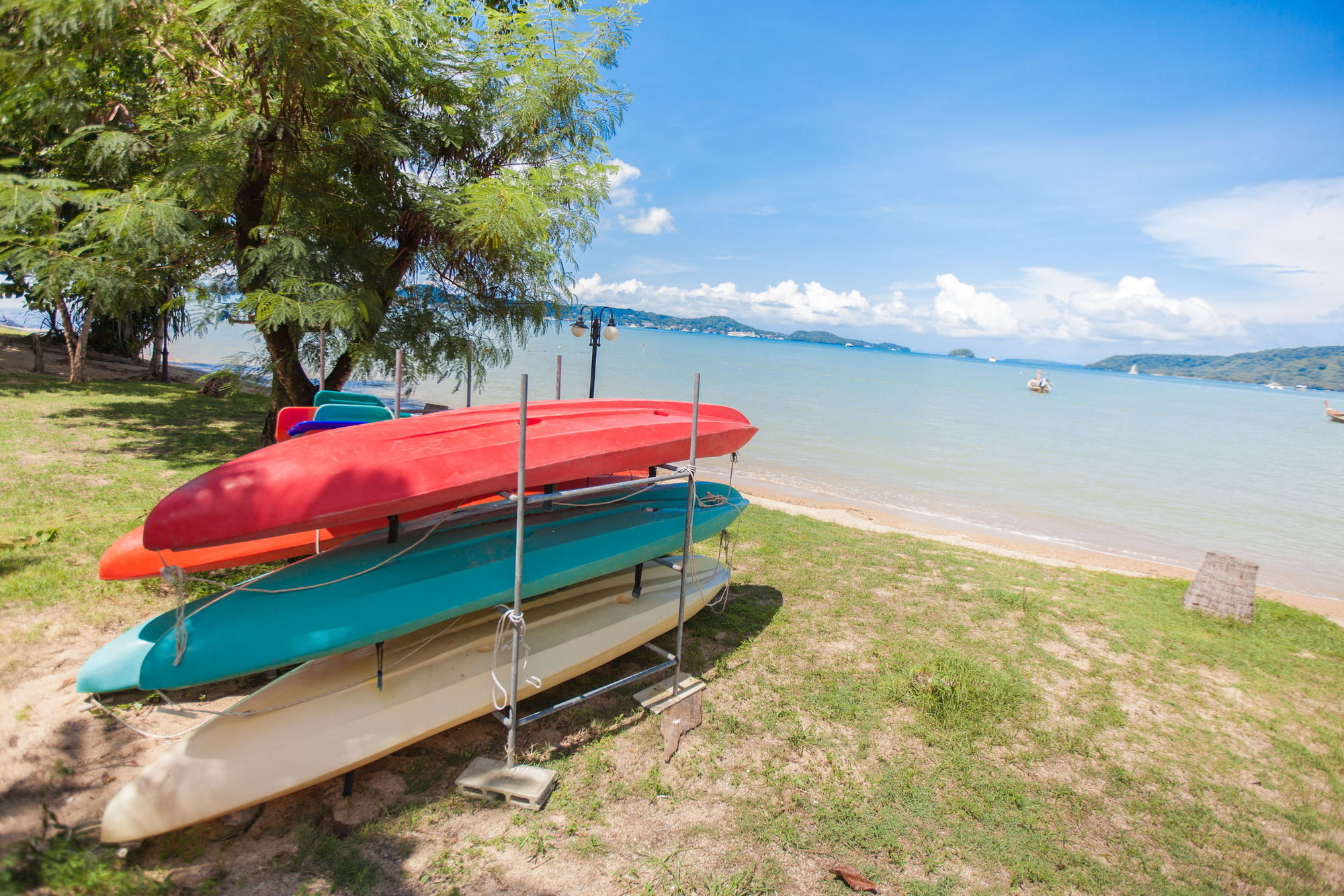Chalong Beach Hotel Phuket Rawai Extérieur photo