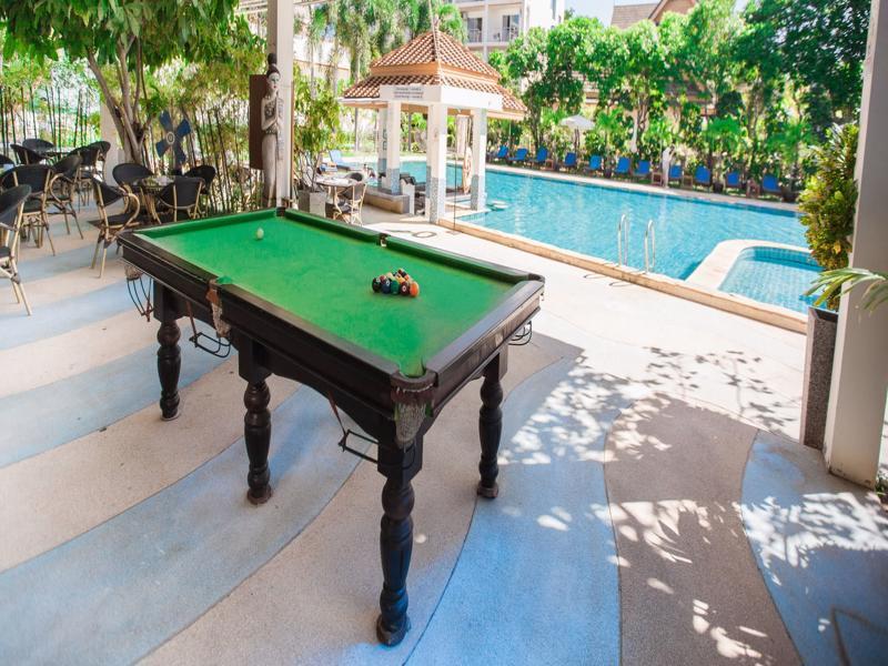 Chalong Beach Hotel Phuket Rawai Extérieur photo